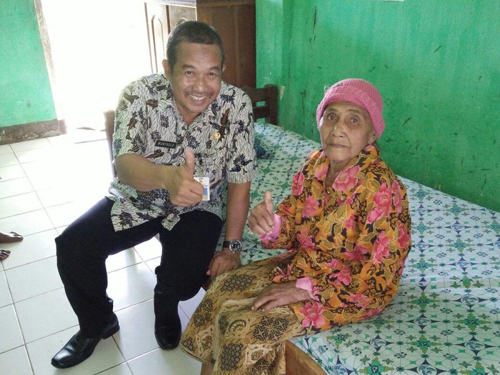 Dokter: Lansia Makan Rumput Rentan Kena Penyakit