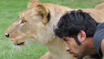 Dan tampaknya ia adalah seorang yang kaya raya karena mampu memelihara berbagai hewan eksotis tersebut. Uni Emirat Arab adalah salah satu negara terkaya di dunia. (Foto: Instagram/humaidalbuqaish)