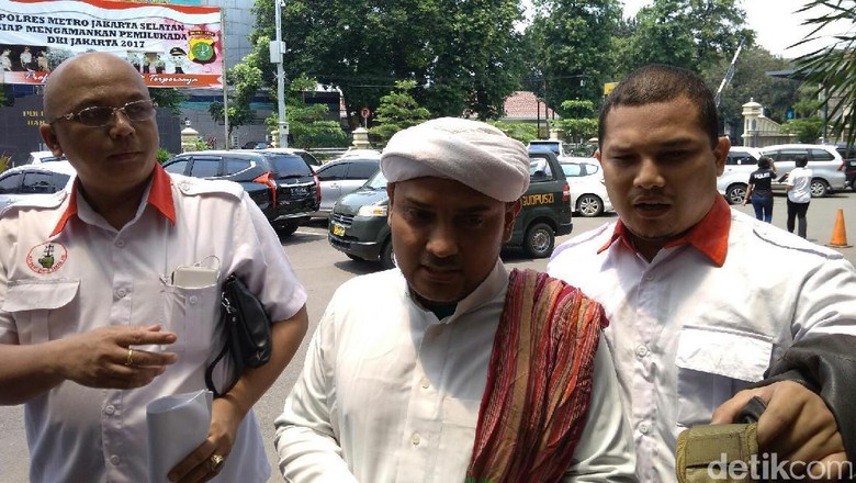 PA 212 Akan Polisikan Hendropriyono soal WNI Keturunan Arab PA 212 Akan Polisikan Hendropriyono soal WNI Keturunan Arab
