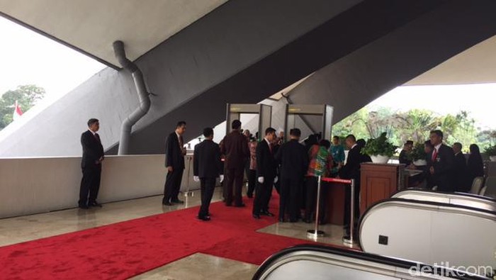 Ketatnya Pengamanan di DPR Jelang Kedatangan Raja Salman