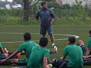 Aturan Tegas Indra Sjafri di Timnas U-19: Dilarang Pakai Anting dan Cat Rambut