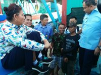 Sidak di Muara Baru, Menteri Susi Pakai Sneakers Adidas Pure Boost