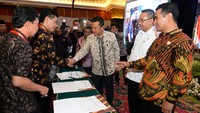 Kemendes PDTT telah menetapkan empat program prioritas tahun 2017, yaitu pengembangan produk unggulan desa (Prudes/Prukades), Badan Usaha Milik Desa (BUMDes), pembangungan embung, serta sarana olahraga desa. (Foto: Humas Kemendes PDTT)