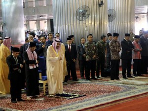 Lantunan Selawat Warga Ketika Raja Salman di Istiqlal