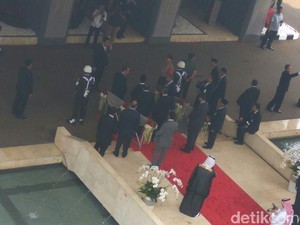 Disambut Novanto, Raja Salman Tiba di DPR untuk Berpidato