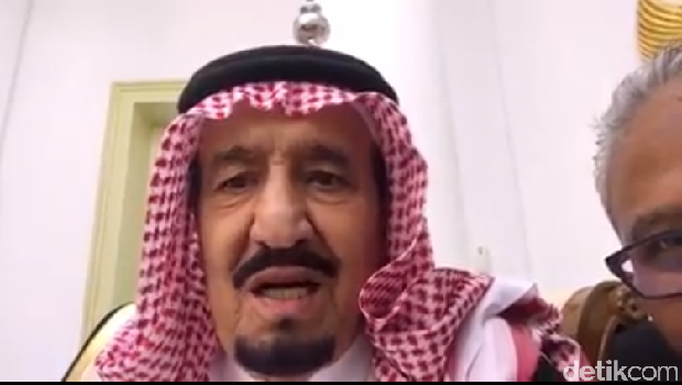 PM Najib Ajak Raja Salman Foto Selfie, Jokowi Rekam Vlog