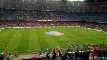 Saat memasuki Camp Nou. (Foto: Adi Fida Rahman)