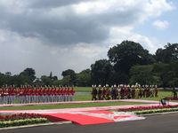 Ketika Paspampres Pakai 34 Baju Adat untuk Sambut Raja Salman di Istana Bogor