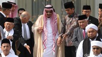 Menag menuturkan, dalam pertemuan itu para tokoh agama Islam di Indonesia pertama menyampaikan rasa syukur atas datangnya Raja Salman. Mereka juga berterimakasih atas kerjasama dan perhatian yang diberikan Pemerintah Arab Saudi kepada Indonesia dan kemudian menyampaikan beberapa harapan agar hubungan semakin baik. Pool/Setpres.