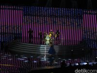 Cerita Suksesnya Karier Bunga Citra Lestari Lewat Pas Band dan Keluarganya