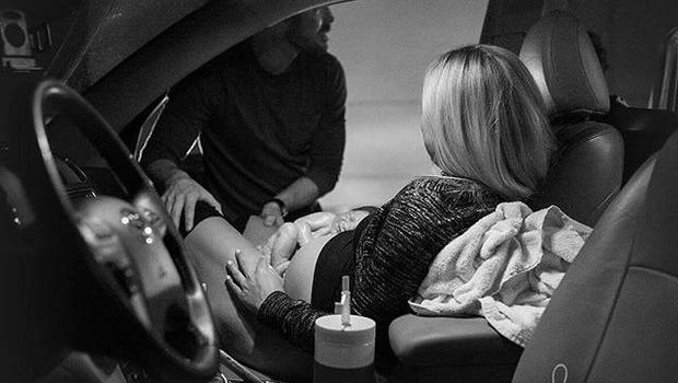 Lauren Strunk, wanita yang melahirkan di mobil dengan bantuan suaminya