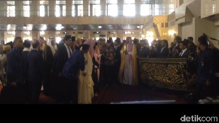 Raja Salman Minta Potongan Kiswah Dibingkai dan Dipajang di Istiqlal