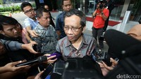 Sekretariat Panitia Seleksi (Pansel) calon hakim Mahkamah Konstitusi (MK) telah menerima 15 nama pendaftar.