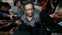 Mahfud MD mendatangi gedung KPK, Jakarta, Kamis (2/3).