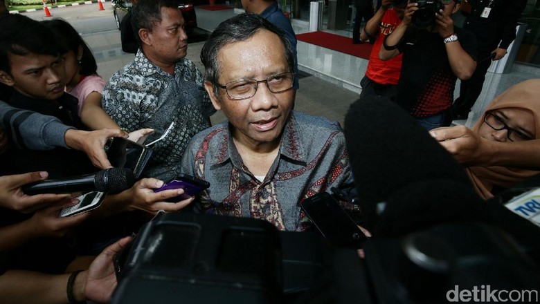 Mahfud MD: Pengesahan UU Ormas Ribut karena Menyangkut HTI Mahfud MD: Pengesahan UU Ormas Ribut karena Menyangkut HTI