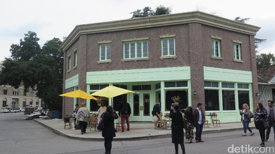 Mampir ke Coffee Shop La La Land Yuk! Mampir ke Coffee Shop La La Land Yuk!