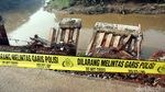 Turap Kali Bekasi Ambrol