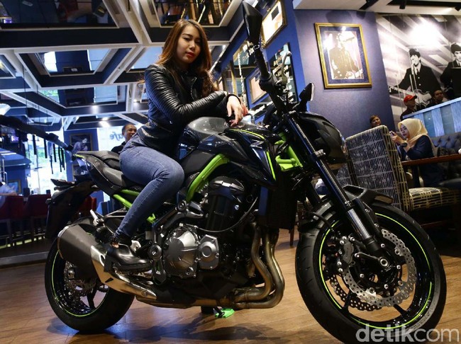 Harga Kawasaki Z900 Lebih Mahal Rp 13 Juta dari Z800