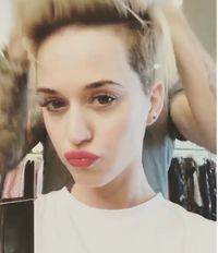 Pasca Putus, Katy Perry Potong Rambut Pendek Seperti Miley Cyrus