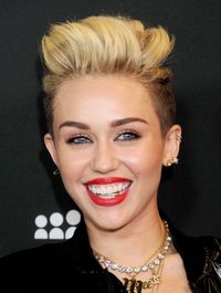 Pasca Putus, Katy Perry Potong Rambut Pendek Seperti Miley Cyrus