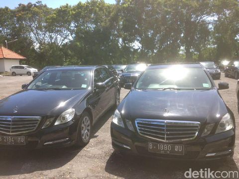 Deretan Mercy Mewah yang Akan Antar Rombongan Raja Salman di Bali