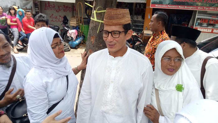 Sandiaga Hadiri Maulid Nabi dan Salat Jumat di Kramat Jati