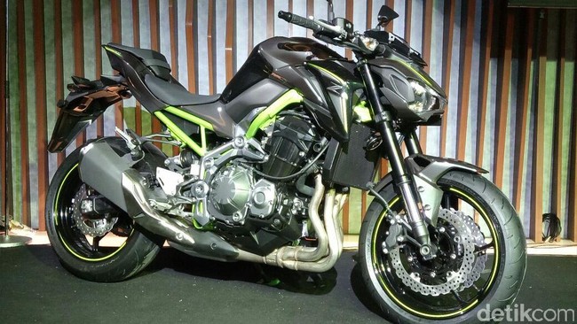  Harga Kawasaki Z900 Lebih Mahal Rp 13 Juta dari Z800 