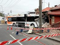 Bus tabrak kafe di Melbourne 