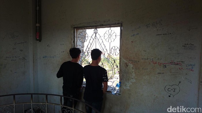 Miris, Vandalisme Juga Terjadi di Objek Wisata Bersejarah Laos