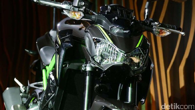Harga Kawasaki Z900 Lebih Mahal Rp 13 Juta dari Z800
