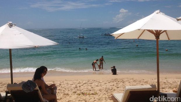 Pantai Geger Pantai di Nusa Penida, Bali