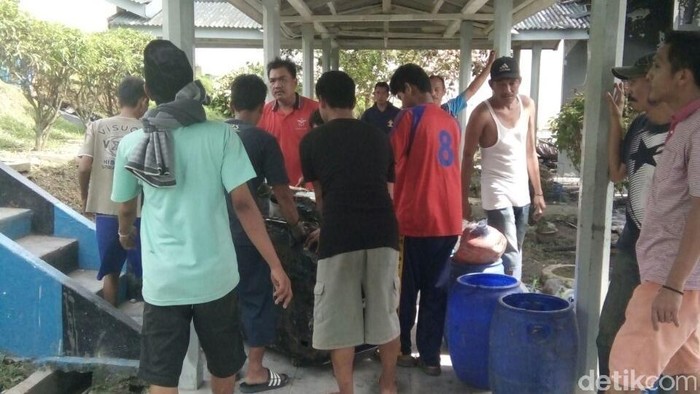 Napi Lapas Jambi Bersihkan Puing Kebakaran Pasca Kerusuhan