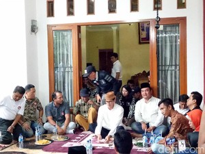 Didukung Relawan Agus di Pondok Kopi, Sandiaga: 1 atau 3 Sama Saja