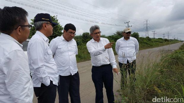 Pengecekan Jalan lintas timur Sumatera