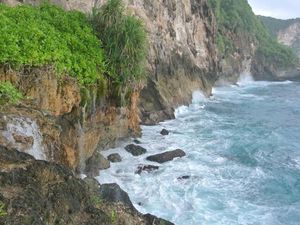 Bali Punya Mata Air Indah Tepi Laut yang Tersembunyi