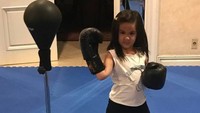 Gemes! ia juga pandai berpose, seperti memasang wajah sangar. Dok. Instagram/ramadhaniabakrie
