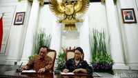 Komitmen tersebut dituangkan dalam penandatanganan Nota Kesepahaman oleh Gubernur Bank Indonesia, Agus D.W. Martowardojo dan Menteri Luar Negeri Republik Indonesia, Retno L.P. Marsudi, Jumat (3/3/2017) di Jakarta.