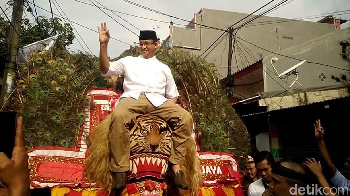 Adopsi Program Rp 1 M Tiap RW Milik Agus, Anies Tambah Nominal