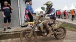 Selimut Lumpur Motor Pebalap MXGP Dibersihkan
