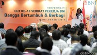 Ketua Umum Serikat Pekerja BNI Bety Ismawati Kulsum memberikan paparannya pada acara perayaan HUT ke 18 Serikat Pekerja BNI di Jakarta, Jumat (3/3/2017) malam.