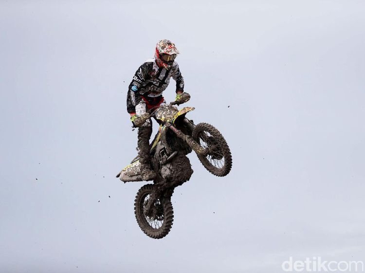 Crosser Jajal Lintasan MXGP di Pangkalpinang