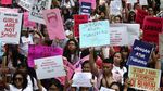 Aksi Womens March di Depan Istana Merdeka