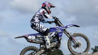 Nancy Van De Ven memacu motornya dalam kejuaraan MXGP kelas WMX Race 1.