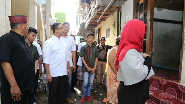 Blusukan ke Warga Korban Banjir di Cakung, Anies Dapat Dukungan