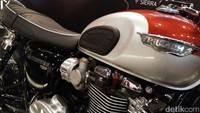 Triumph Bonneville T 120 dibanderol Rp 363 juta.