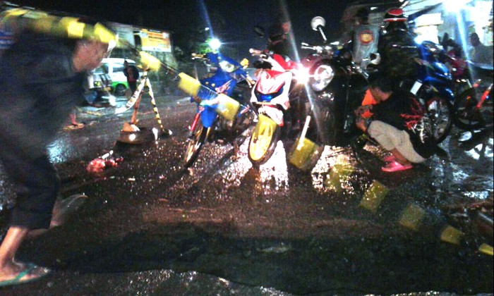 Hujan Deras Sebabkan Jalan Amblas, Longsor, dan Banjir di Sukabumi