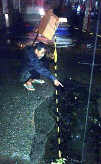 Hujan Deras Sebabkan Jalan Amblas, Longsor, dan Banjir di Sukabumi