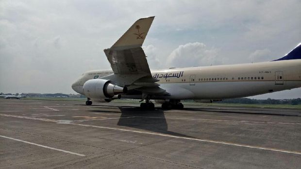 Pesawat Boeing seri 747-400 yang ditumpangi Raja Salman