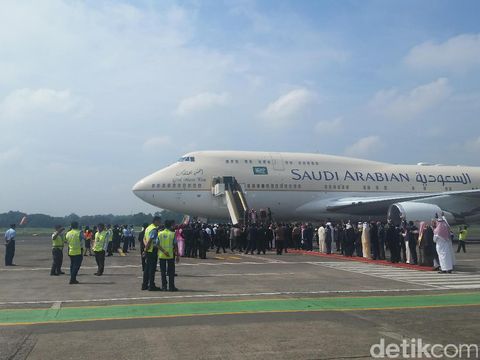 Dilepas Wapres JK, Raja Salman Tinggalkan Jakarta