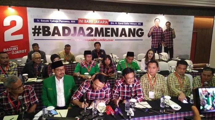 Penetapan Paslon Oleh KPU Tak Kunjung Mulai, Ahok-Djarot Walk Out